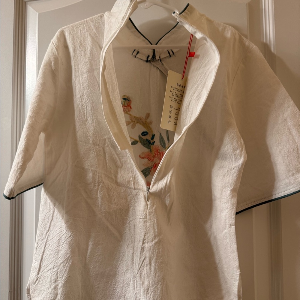 Embroidered Floral Girls White Top - Picture 6 of 9